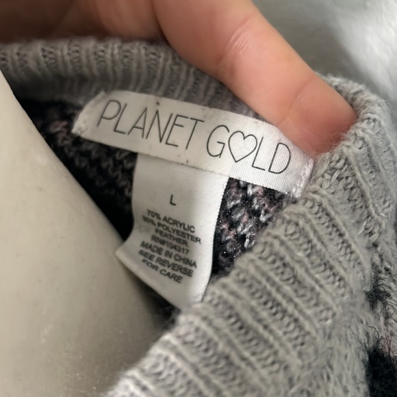 Cheetah Print Sweater. 💖 - Picture 3 of 4